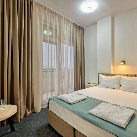 Augusta Spa Hotel Chisarja Exteriör bild