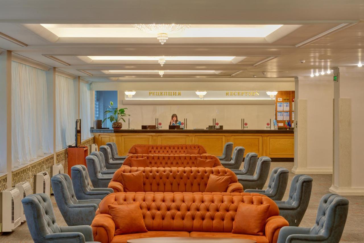 Augusta Spa Hotel Chisarja Exteriör bild