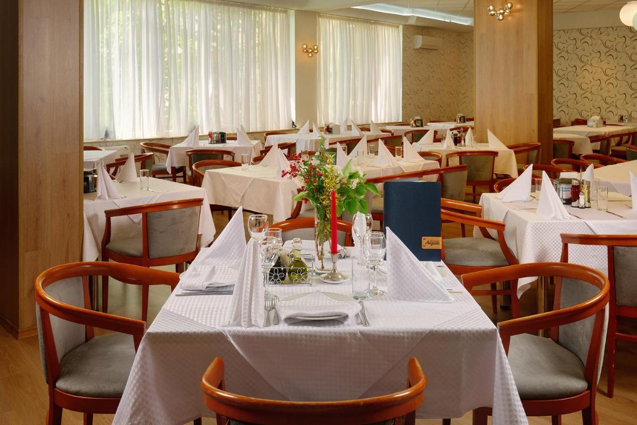 Augusta Spa Hotel Chisarja Exteriör bild