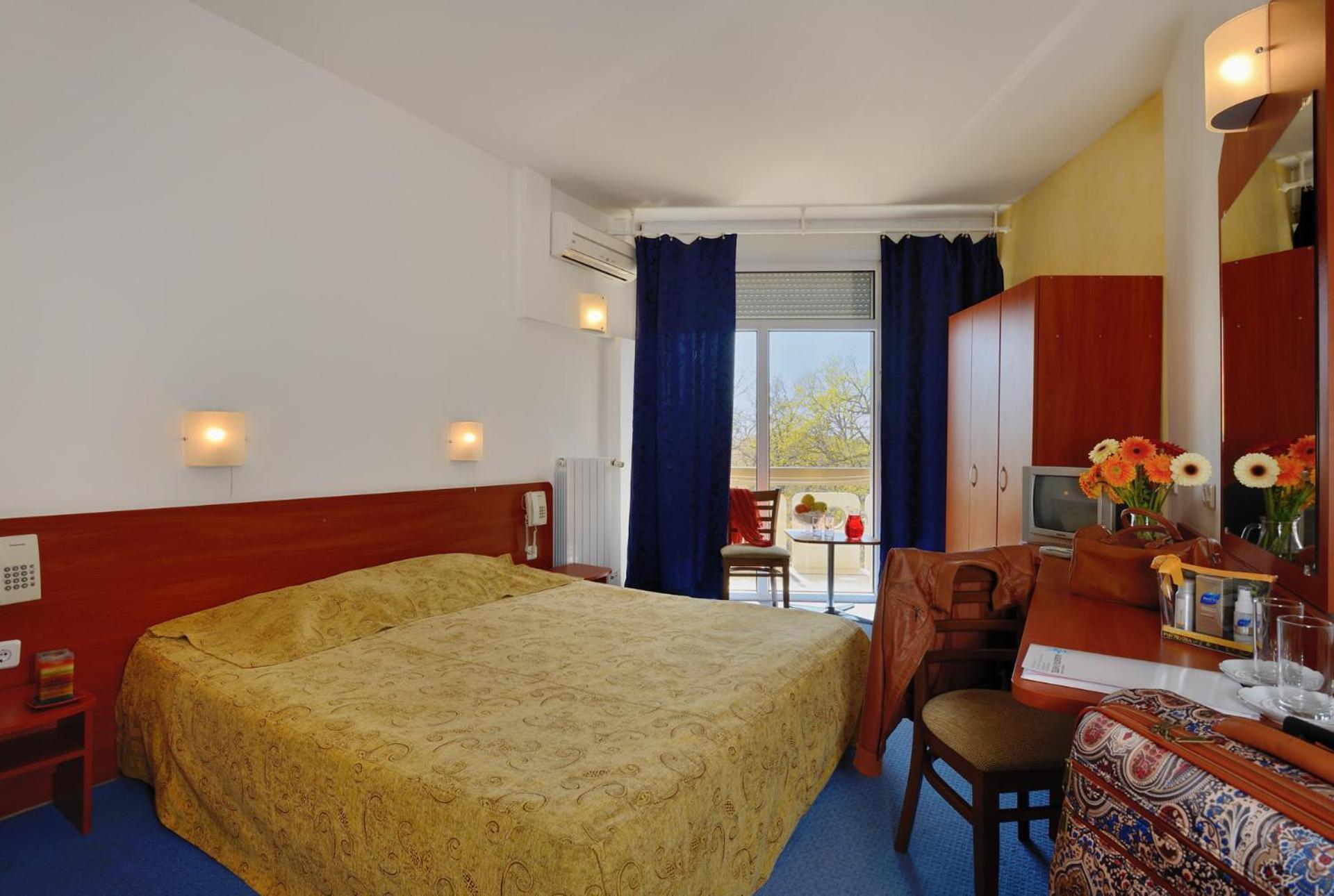 Augusta Spa Hotel Chisarja Exteriör bild