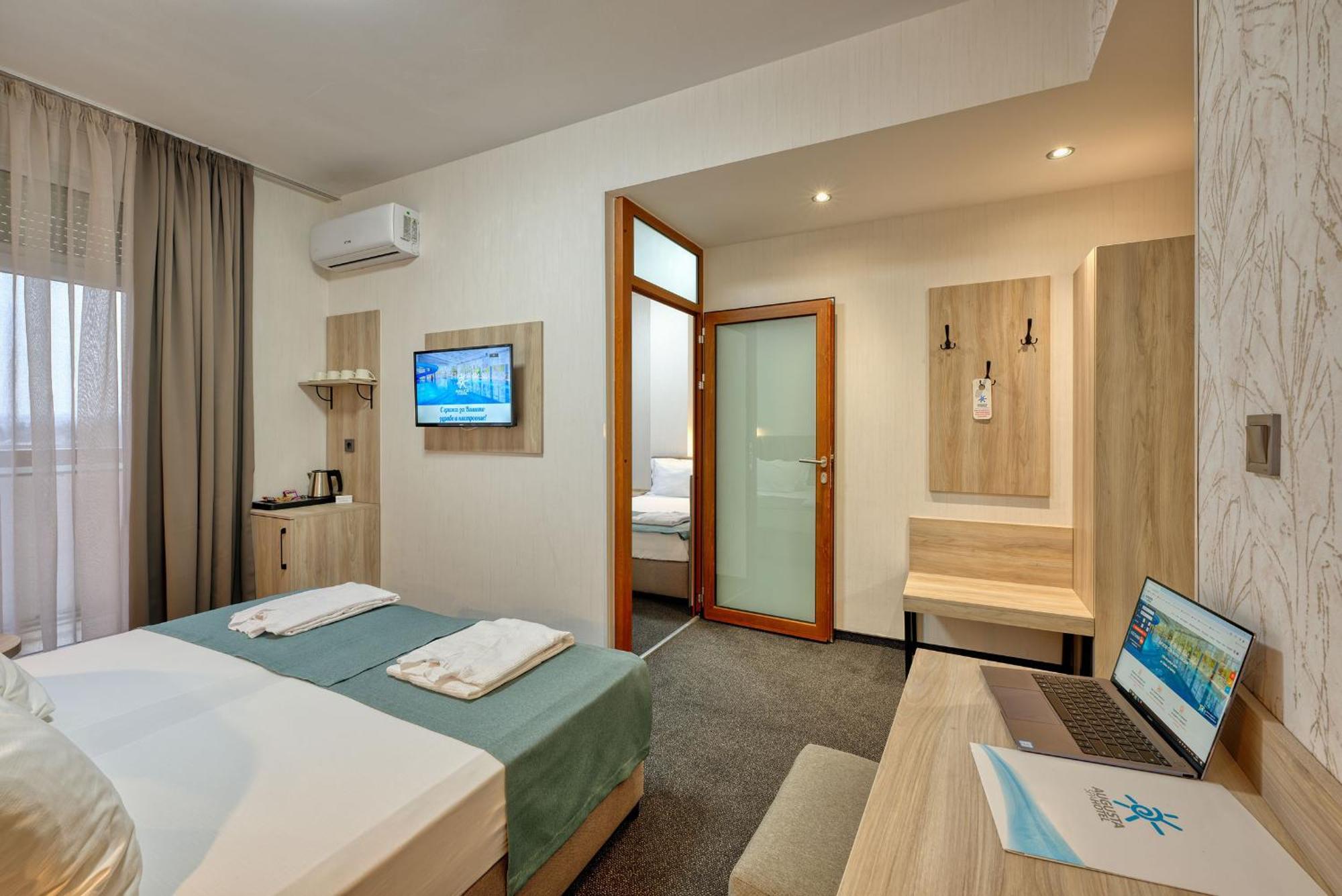 Augusta Spa Hotel Chisarja Exteriör bild