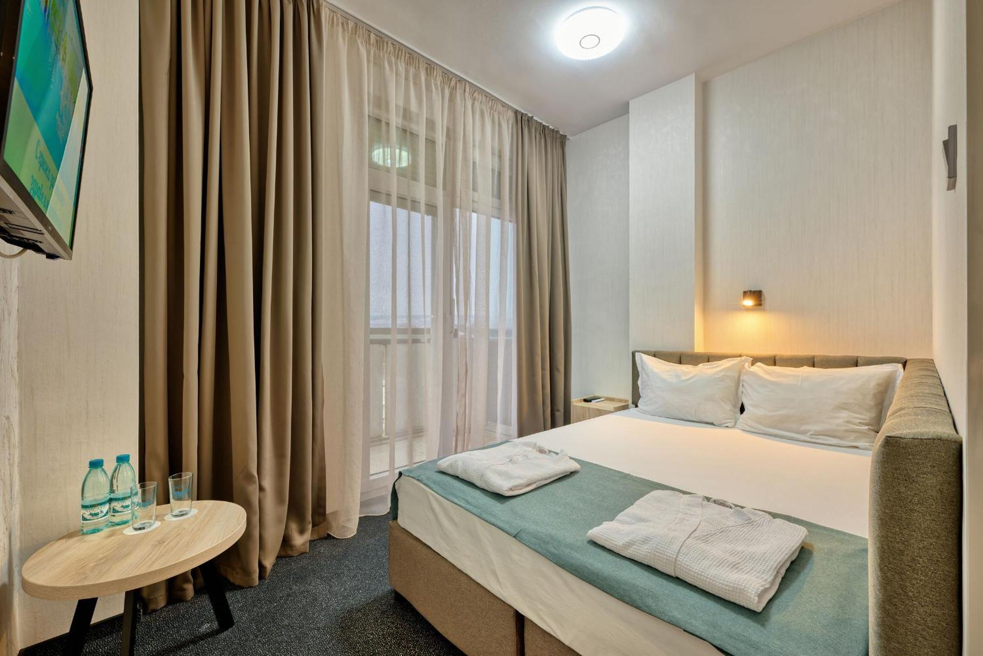 Augusta Spa Hotel Chisarja Exteriör bild