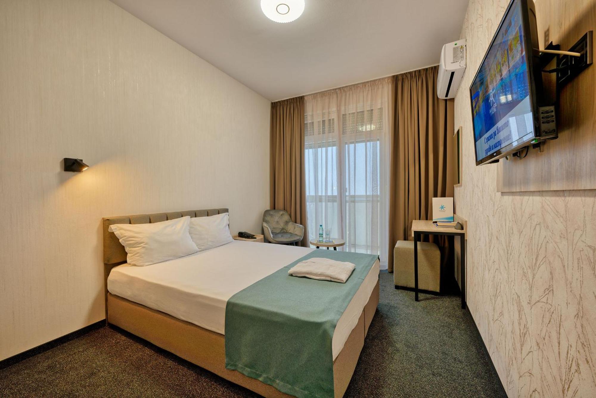 Augusta Spa Hotel Chisarja Exteriör bild