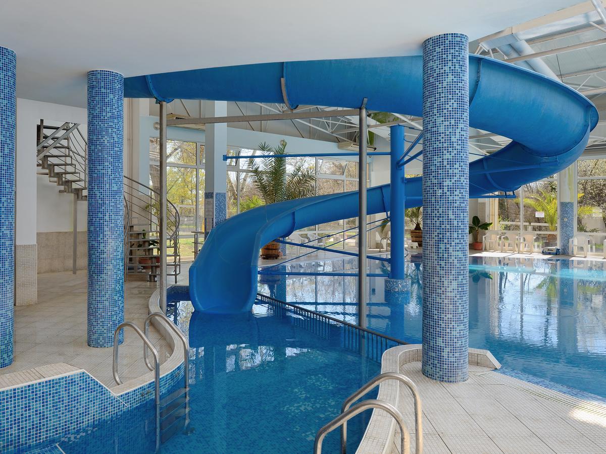 Augusta Spa Hotel Chisarja Exteriör bild