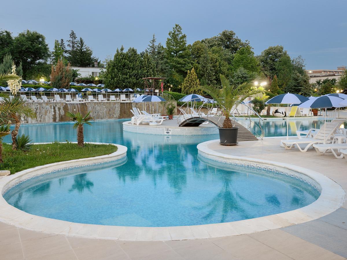 Augusta Spa Hotel Chisarja Exteriör bild