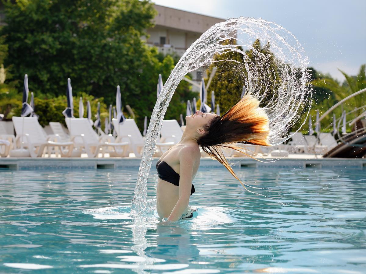 Augusta Spa Hotel Chisarja Exteriör bild